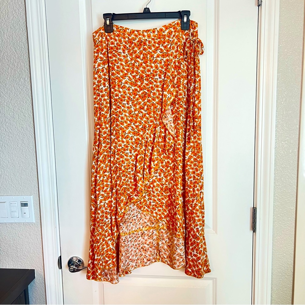 Chic Floral Midi Wrap Skirt in Orange